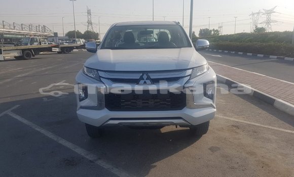 Buy Import Mitsubishi L200 White Car in Import - Dubai in Abhasia