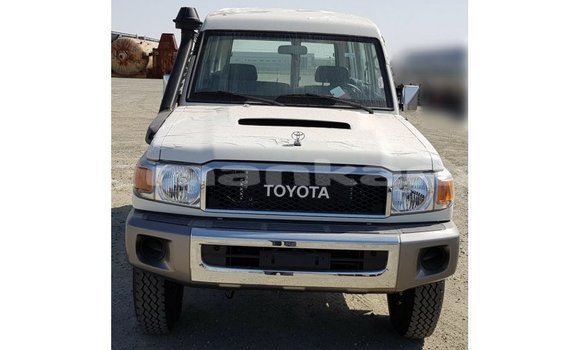 Buy Import Toyota Land Cruiser White Car in Import - Dubai in Abhasia