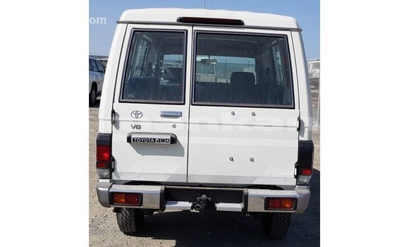 Buy Import Toyota Land Cruiser White Car in Import - Dubai in Abhasia Buy Import Toyota Land Cruiser White Car in Import - Dubai in Abhasia