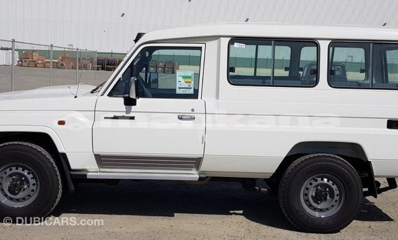 Buy Import Toyota Land Cruiser White Car in Import - Dubai in Abhasia Buy Import Toyota Land Cruiser White Car in Import - Dubai in Abhasia