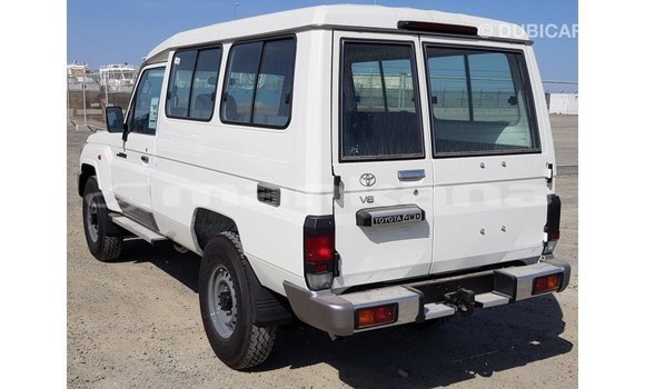 Buy Import Toyota Land Cruiser White Car in Import - Dubai in Abhasia Buy Import Toyota Land Cruiser White Car in Import - Dubai in Abhasia