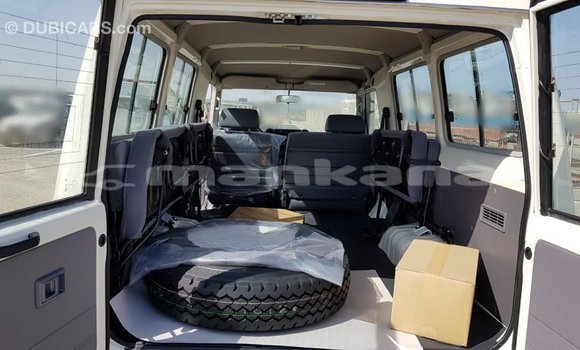 Buy Import Toyota Land Cruiser White Car in Import - Dubai in Abhasia Buy Import Toyota Land Cruiser White Car in Import - Dubai in Abhasia