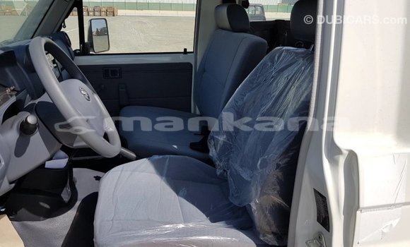 Buy Import Toyota Land Cruiser White Car in Import - Dubai in Abhasia Buy Import Toyota Land Cruiser White Car in Import - Dubai in Abhasia