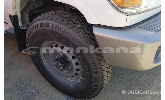 Buy Import Toyota Land Cruiser White Car in Import - Dubai in Abhasia Buy Import Toyota Land Cruiser White Car in Import - Dubai in Abhasia