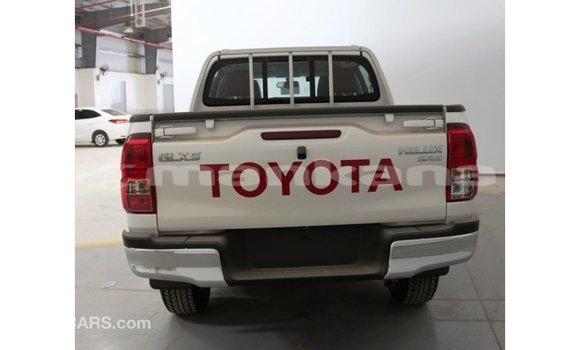 Buy Import Toyota Hilux White Car in Import - Dubai in Abhasia Buy Import Toyota Hilux White Car in Import - Dubai in Abhasia