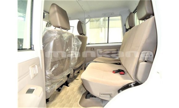 Buy Import Toyota Land Cruiser White Car in Import - Dubai in Abhasia Buy Import Toyota Land Cruiser White Car in Import - Dubai in Abhasia