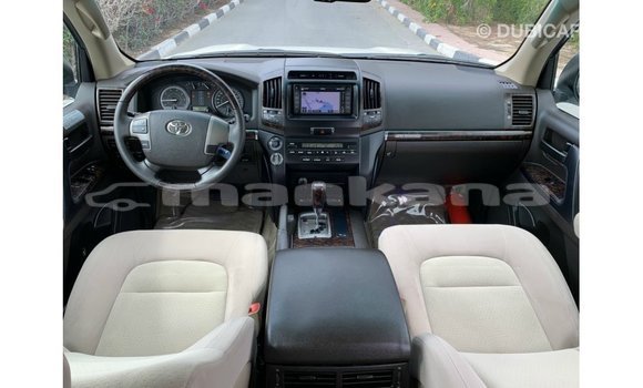 Buy Import Toyota Land Cruiser White Car in Import - Dubai in Abhasia Buy Import Toyota Land Cruiser White Car in Import - Dubai in Abhasia