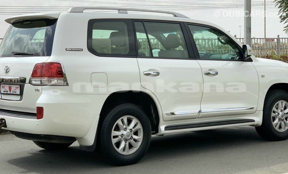 Buy Import Toyota Land Cruiser White Car in Import - Dubai in Abhasia Buy Import Toyota Land Cruiser White Car in Import - Dubai in Abhasia