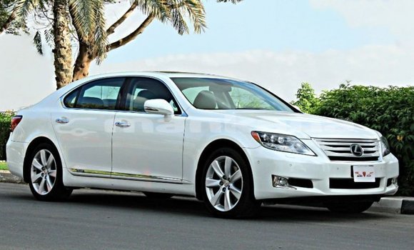 Buy Import Lexus LS White Car in Import - Dubai in Abhasia