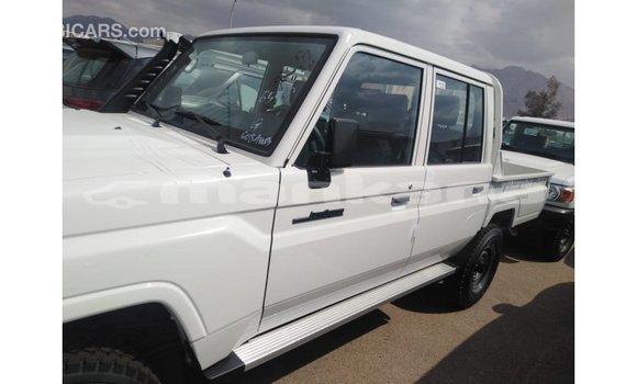 Buy Import Toyota Land Cruiser White Car in Import - Dubai in Abhasia Buy Import Toyota Land Cruiser White Car in Import - Dubai in Abhasia