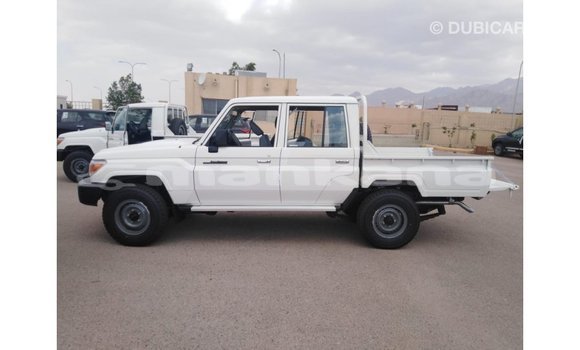Buy Import Toyota Land Cruiser White Car in Import - Dubai in Abhasia Buy Import Toyota Land Cruiser White Car in Import - Dubai in Abhasia