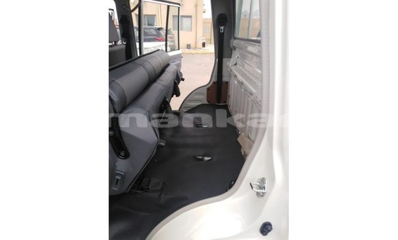 Buy Import Toyota Land Cruiser White Car in Import - Dubai in Abhasia Buy Import Toyota Land Cruiser White Car in Import - Dubai in Abhasia