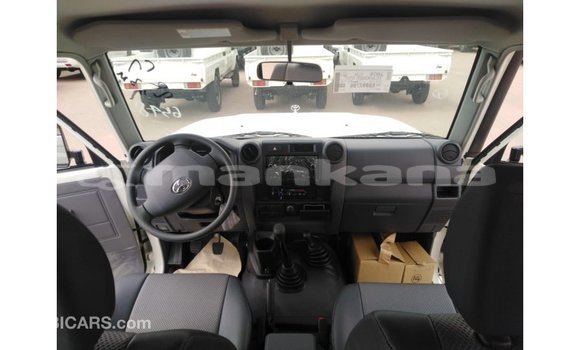 Buy Import Toyota Land Cruiser White Car in Import - Dubai in Abhasia Buy Import Toyota Land Cruiser White Car in Import - Dubai in Abhasia