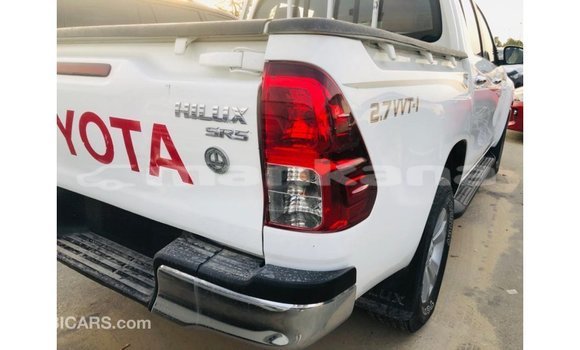 Buy Import Toyota Hilux White Car in Import - Dubai in Abhasia Buy Import Toyota Hilux White Car in Import - Dubai in Abhasia