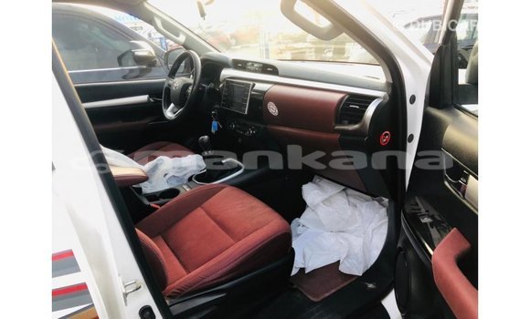 Buy Import Toyota Hilux White Car in Import - Dubai in Abhasia Buy Import Toyota Hilux White Car in Import - Dubai in Abhasia