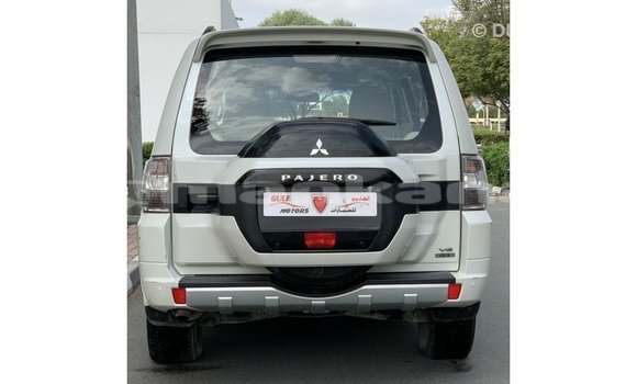 Buy Import Mitsubishi Pajero White Car in Import - Dubai in Abhasia Buy Import Mitsubishi Pajero White Car in Import - Dubai in Abhasia