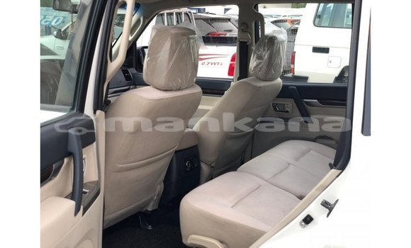 Buy Import Mitsubishi Pajero White Car in Import - Dubai in Abhasia Buy Import Mitsubishi Pajero White Car in Import - Dubai in Abhasia
