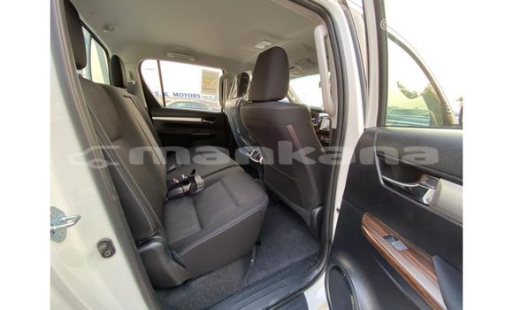 Buy Import Toyota Hilux White Car in Import - Dubai in Abhasia Buy Import Toyota Hilux White Car in Import - Dubai in Abhasia