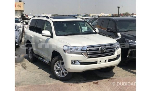 Buy Import Toyota Land Cruiser White Car in Import - Dubai in Abhasia Buy Import Toyota Land Cruiser White Car in Import - Dubai in Abhasia