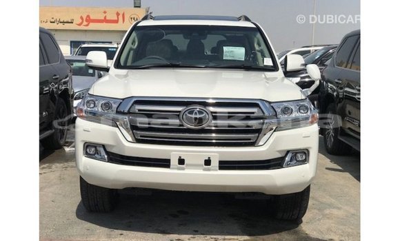Buy Import Toyota Land Cruiser White Car in Import - Dubai in Abhasia Buy Import Toyota Land Cruiser White Car in Import - Dubai in Abhasia