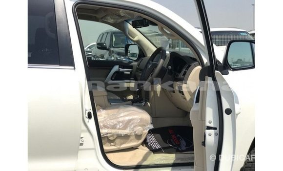 Buy Import Toyota Land Cruiser White Car in Import - Dubai in Abhasia Buy Import Toyota Land Cruiser White Car in Import - Dubai in Abhasia