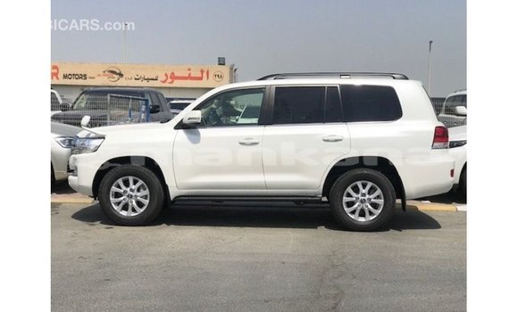 Buy Import Toyota Land Cruiser White Car in Import - Dubai in Abhasia Buy Import Toyota Land Cruiser White Car in Import - Dubai in Abhasia