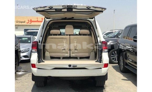 Buy Import Toyota Land Cruiser White Car in Import - Dubai in Abhasia Buy Import Toyota Land Cruiser White Car in Import - Dubai in Abhasia