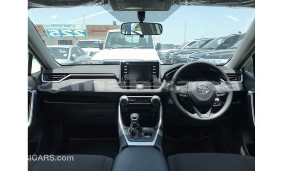 Buy Import Toyota HiAce White Truck in Import - Dubai in Abhasia Buy Import Toyota HiAce White Truck in Import - Dubai in Abhasia