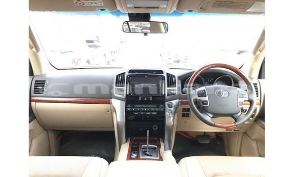 Buy Import Toyota Land Cruiser Red Car in Import - Dubai in Abhasia Buy Import Toyota Land Cruiser Red Car in Import - Dubai in Abhasia