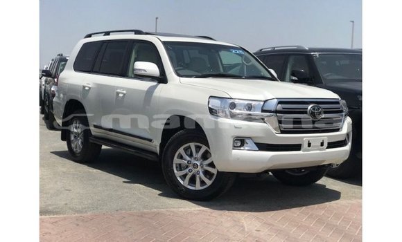 Buy Import Toyota Land Cruiser White Car in Import - Dubai in Abhasia Buy Import Toyota Land Cruiser White Car in Import - Dubai in Abhasia