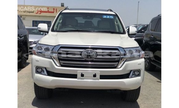 Buy Import Toyota Land Cruiser White Car in Import - Dubai in Abhasia Buy Import Toyota Land Cruiser White Car in Import - Dubai in Abhasia