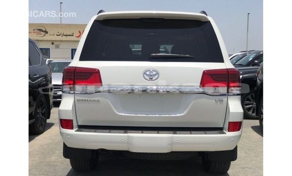 Buy Import Toyota Land Cruiser White Car in Import - Dubai in Abhasia Buy Import Toyota Land Cruiser White Car in Import - Dubai in Abhasia