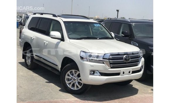 Buy Import Toyota Land Cruiser White Car in Import - Dubai in Abhasia Buy Import Toyota Land Cruiser White Car in Import - Dubai in Abhasia