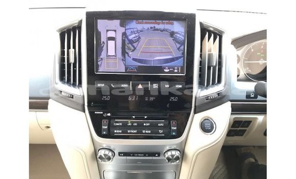 Buy Import Toyota Land Cruiser White Car in Import - Dubai in Abhasia Buy Import Toyota Land Cruiser White Car in Import - Dubai in Abhasia