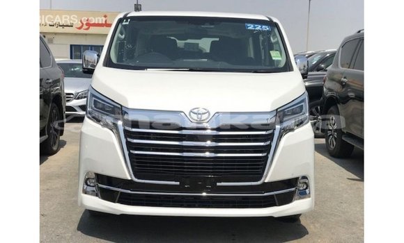 Buy Import Toyota Granvia White Car in Import - Dubai in Abhasia Buy Import Toyota Granvia White Car in Import - Dubai in Abhasia