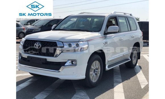 Buy Import Toyota Land Cruiser White Car in Import - Dubai in Abhasia Buy Import Toyota Land Cruiser White Car in Import - Dubai in Abhasia