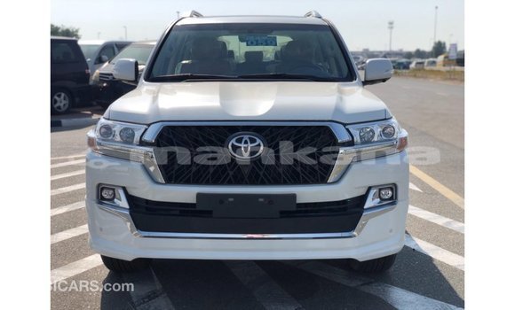 Buy Import Toyota Land Cruiser White Car in Import - Dubai in Abhasia Buy Import Toyota Land Cruiser White Car in Import - Dubai in Abhasia