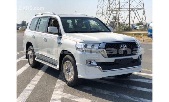 Buy Import Toyota Land Cruiser White Car in Import - Dubai in Abhasia Buy Import Toyota Land Cruiser White Car in Import - Dubai in Abhasia
