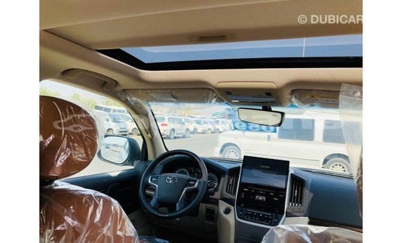 Buy Import Toyota Land Cruiser White Car in Import - Dubai in Abhasia Buy Import Toyota Land Cruiser White Car in Import - Dubai in Abhasia
