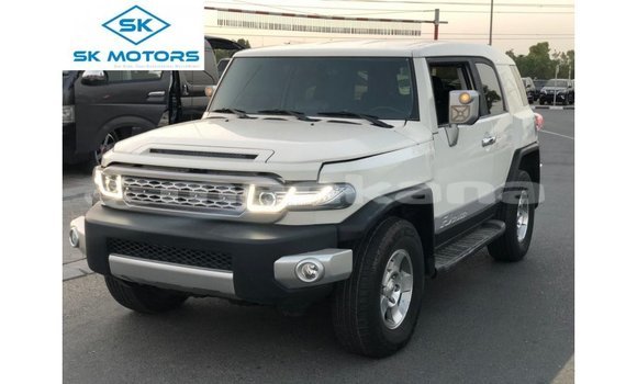 Buy Import Toyota FJ Cruiser White Car in Import - Dubai in Abhasia Buy Import Toyota FJ Cruiser White Car in Import - Dubai in Abhasia
