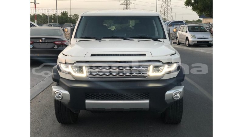 Big with watermark toyota fj cruiser abhasia import dubai 4000