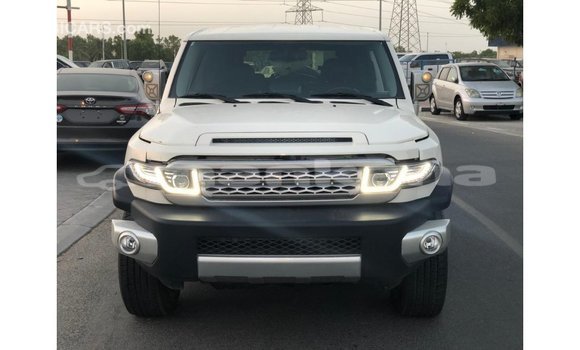 Buy Import Toyota FJ Cruiser White Car in Import - Dubai in Abhasia Buy Import Toyota FJ Cruiser White Car in Import - Dubai in Abhasia