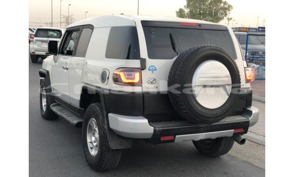 Buy Import Toyota FJ Cruiser White Car in Import - Dubai in Abhasia Buy Import Toyota FJ Cruiser White Car in Import - Dubai in Abhasia