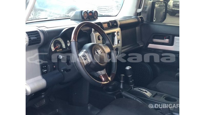 Big with watermark toyota fj cruiser abhasia import dubai 4000
