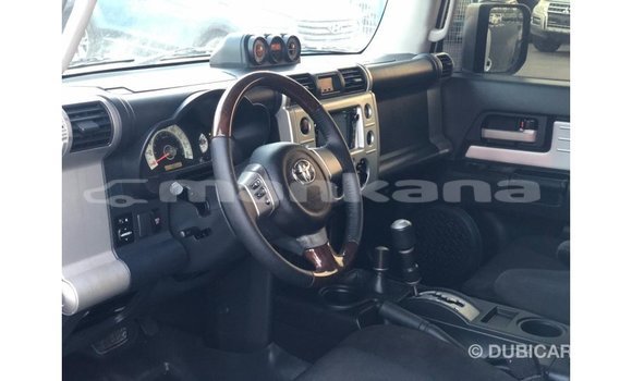 Buy Import Toyota FJ Cruiser White Car in Import - Dubai in Abhasia Buy Import Toyota FJ Cruiser White Car in Import - Dubai in Abhasia