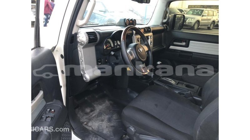 Big with watermark toyota fj cruiser abhasia import dubai 4000