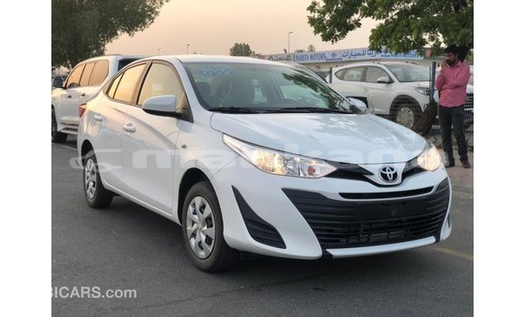 Buy Import Toyota DA White Truck in Import - Dubai in Abhasia Buy Import Toyota DA White Truck in Import - Dubai in Abhasia
