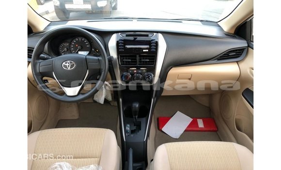 Buy Import Toyota DA White Truck in Import - Dubai in Abhasia Buy Import Toyota DA White Truck in Import - Dubai in Abhasia