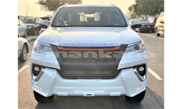 Buy Import Toyota Fortuner White Car in Import - Dubai in Abhasia