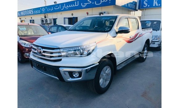 Buy Import Toyota Hilux White Car in Import - Dubai in Abhasia